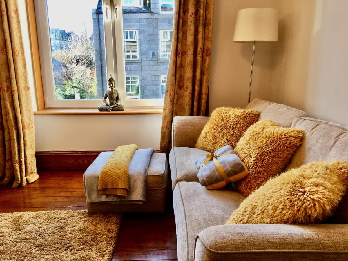 Cosy 2 Bedroom Central Apartment - Free Parking, Free Wifi 애버딘 외부 사진