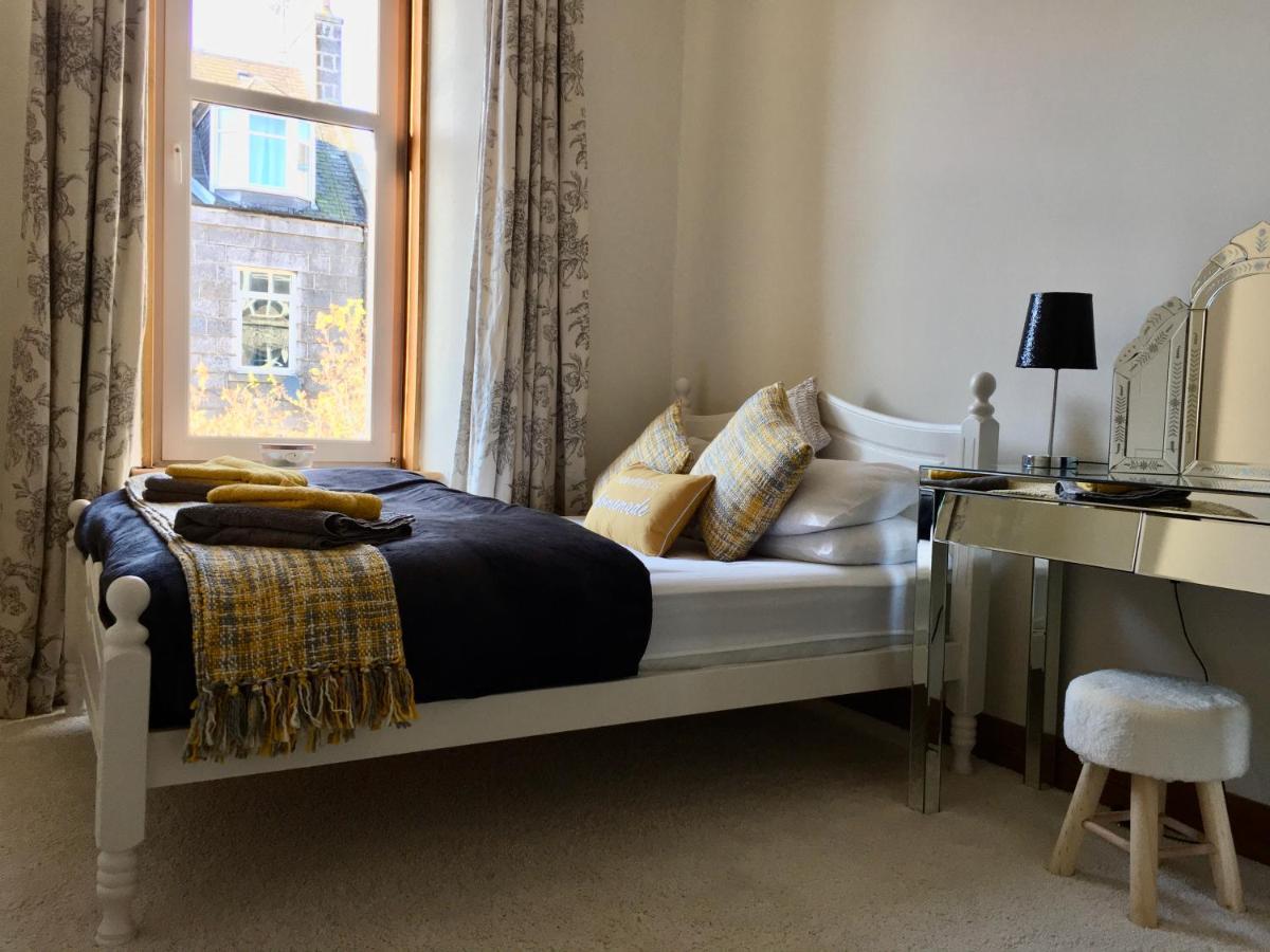 Cosy 2 Bedroom Central Apartment - Free Parking, Free Wifi 애버딘 외부 사진