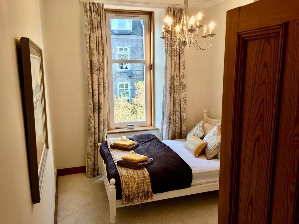 Cosy 2 Bedroom Central Apartment - Free Parking, Free Wifi 애버딘 외부 사진