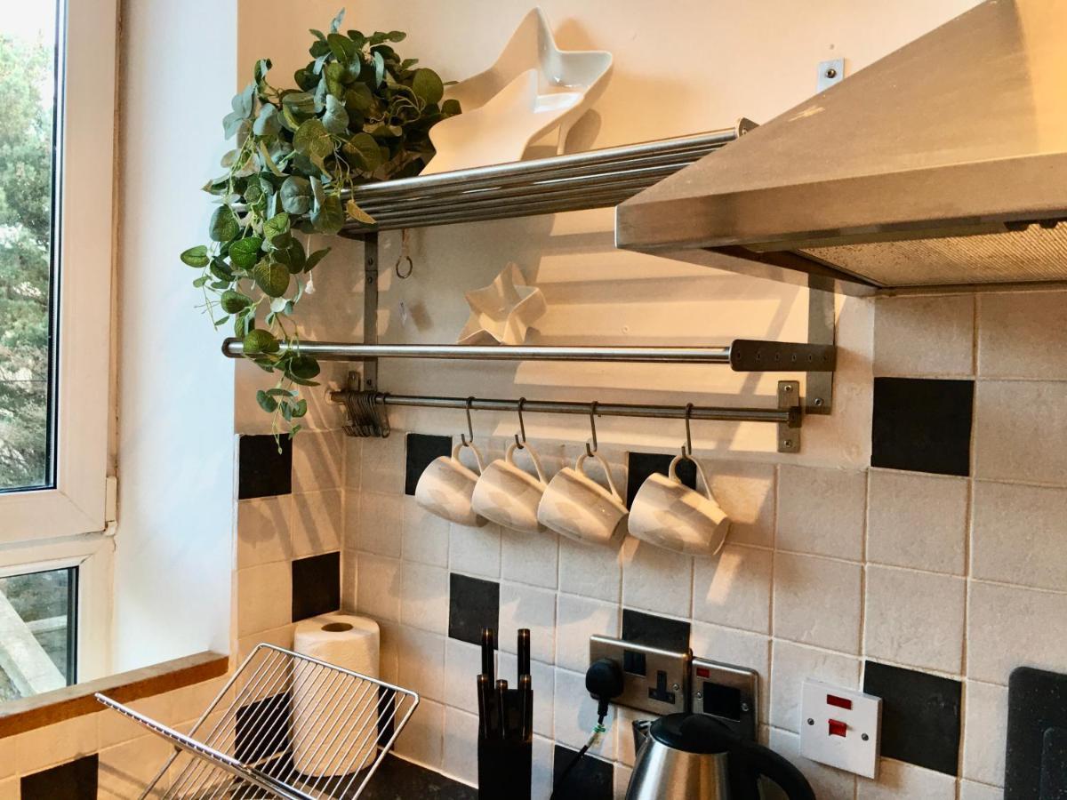 Cosy 2 Bedroom Central Apartment - Free Parking, Free Wifi 애버딘 외부 사진