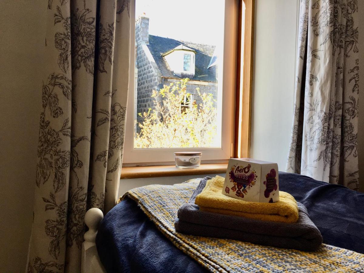 Cosy 2 Bedroom Central Apartment - Free Parking, Free Wifi 애버딘 외부 사진