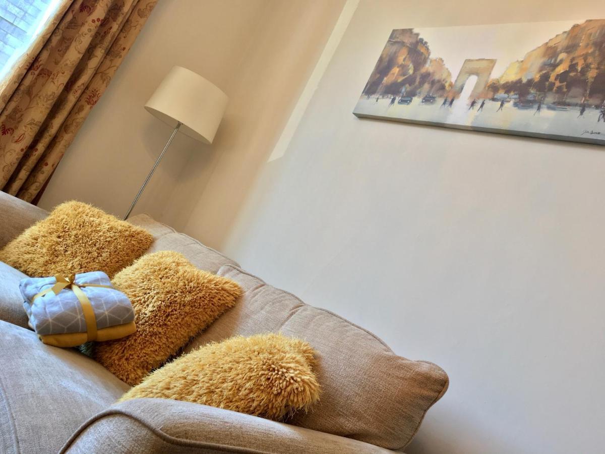 Cosy 2 Bedroom Central Apartment - Free Parking, Free Wifi 애버딘 외부 사진