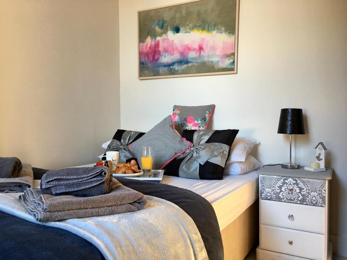 Cosy 2 Bedroom Central Apartment - Free Parking, Free Wifi 애버딘 외부 사진
